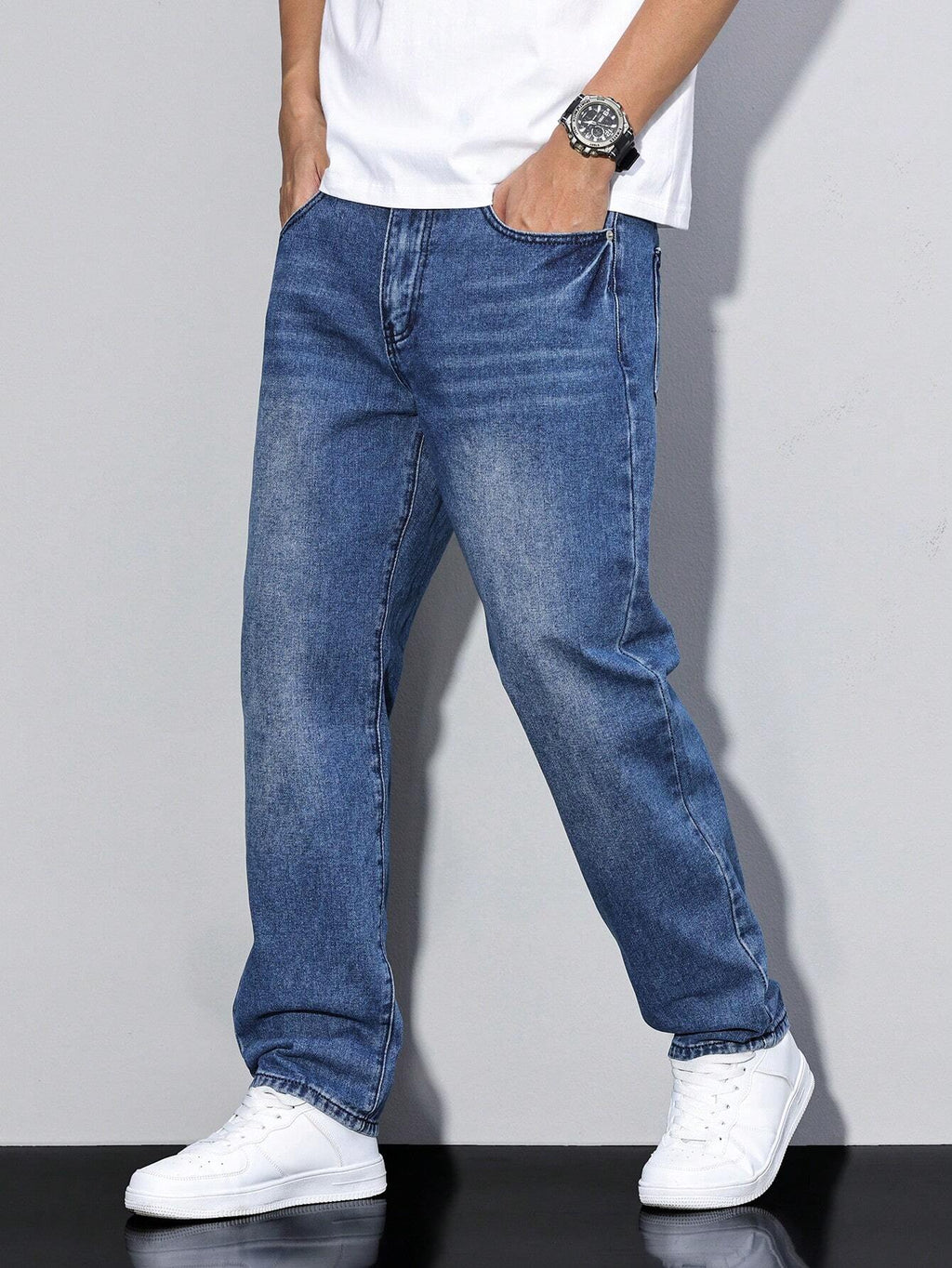 Men's Casual Denim Jeans with Zip Fly and Five Pockets